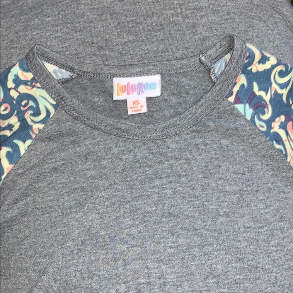 LulaRoe Randy Raglan Tee Shirt - Picture 3 of 7